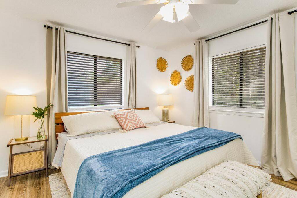 Woodsy Retreat, Steps To Bay - Hot Tub! Gulf Breeze Exterior foto