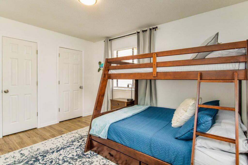 Woodsy Retreat, Steps To Bay - Hot Tub! Gulf Breeze Exterior foto