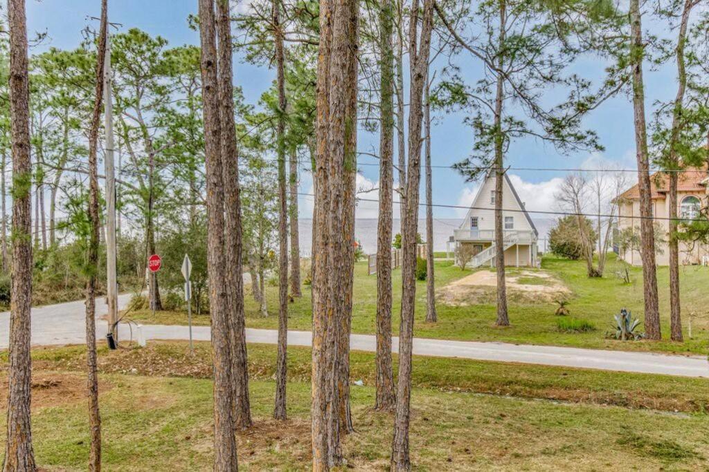 Woodsy Retreat, Steps To Bay - Hot Tub! Gulf Breeze Exterior foto
