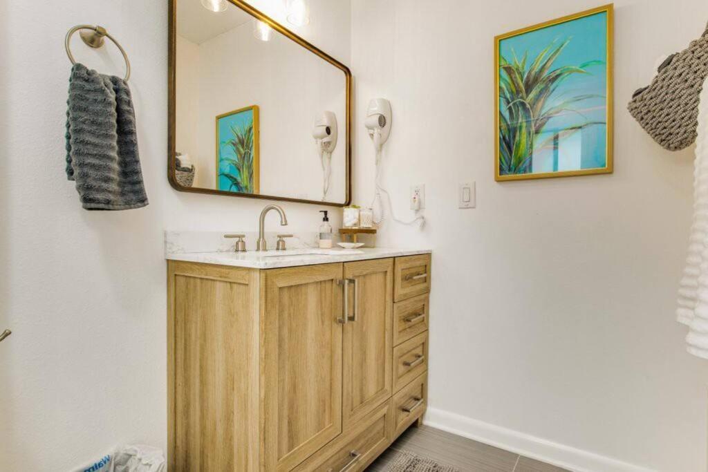 Woodsy Retreat, Steps To Bay - Hot Tub! Gulf Breeze Exterior foto